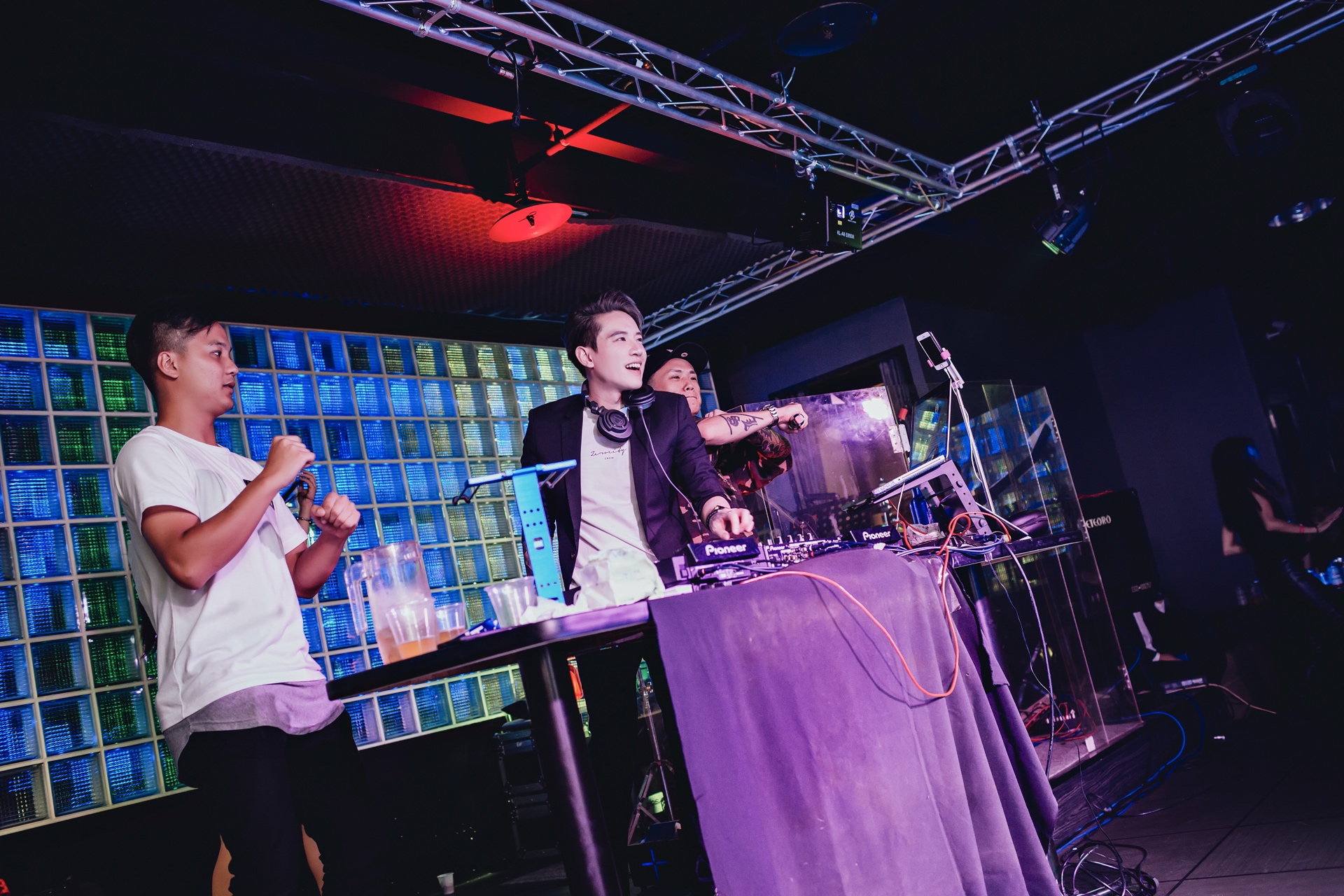 DJ小澤元現場演出